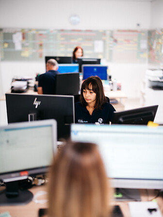 vue ensemble travail bureau