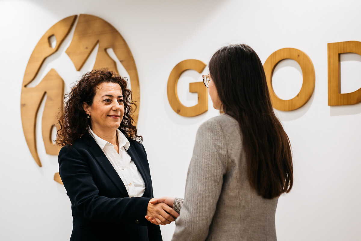 Receiving a client and greeting