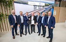 PHOTO-PRESS-Delivery-of-electric-trucks-crdit-Volvo