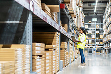 controlling safety stock in wharehouse