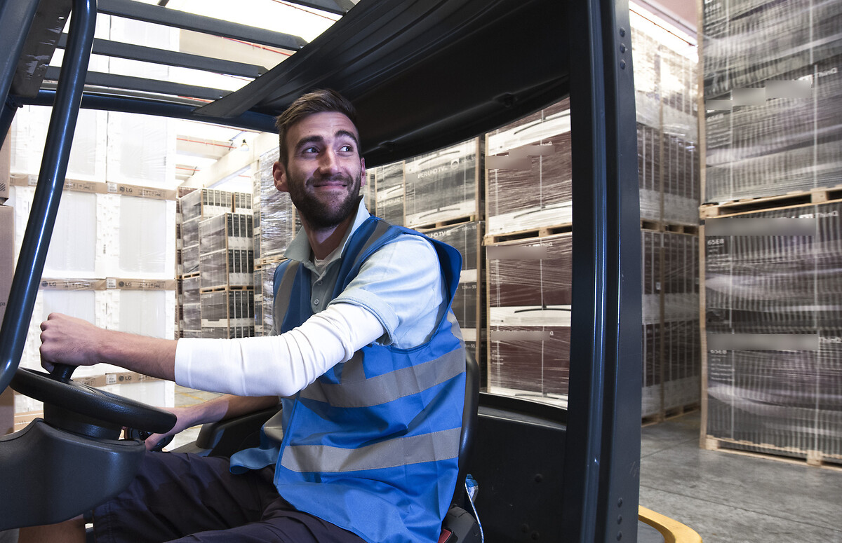 electric-vehicles-for-logistics