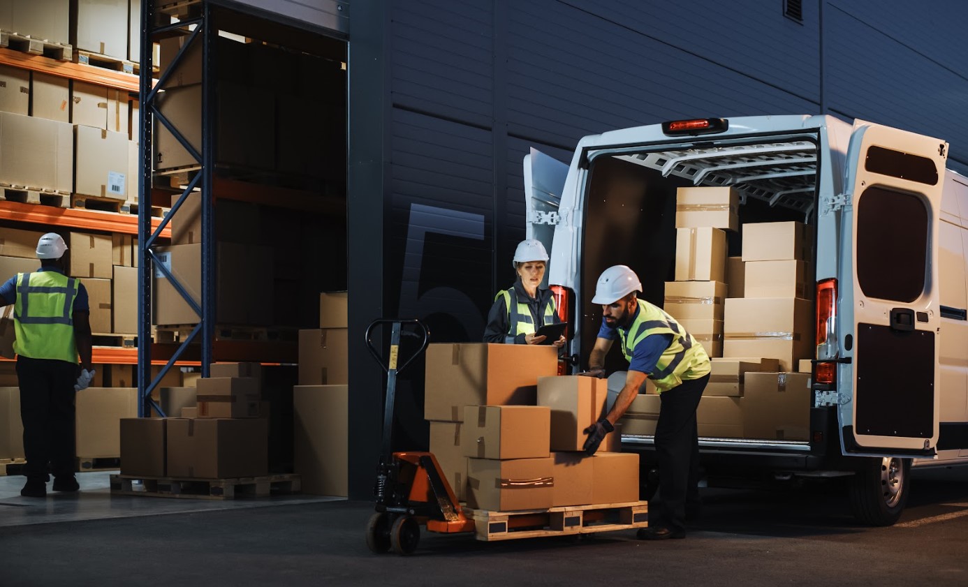 people_loading_unloading_van_pallet_parcel