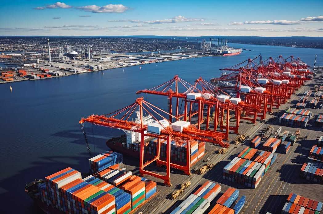 Container shipping and containers in a port