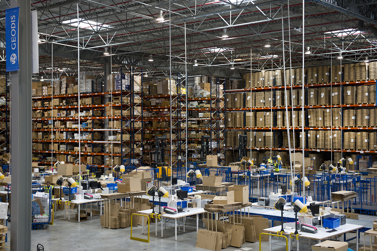 warehousing-and-added-value-solution