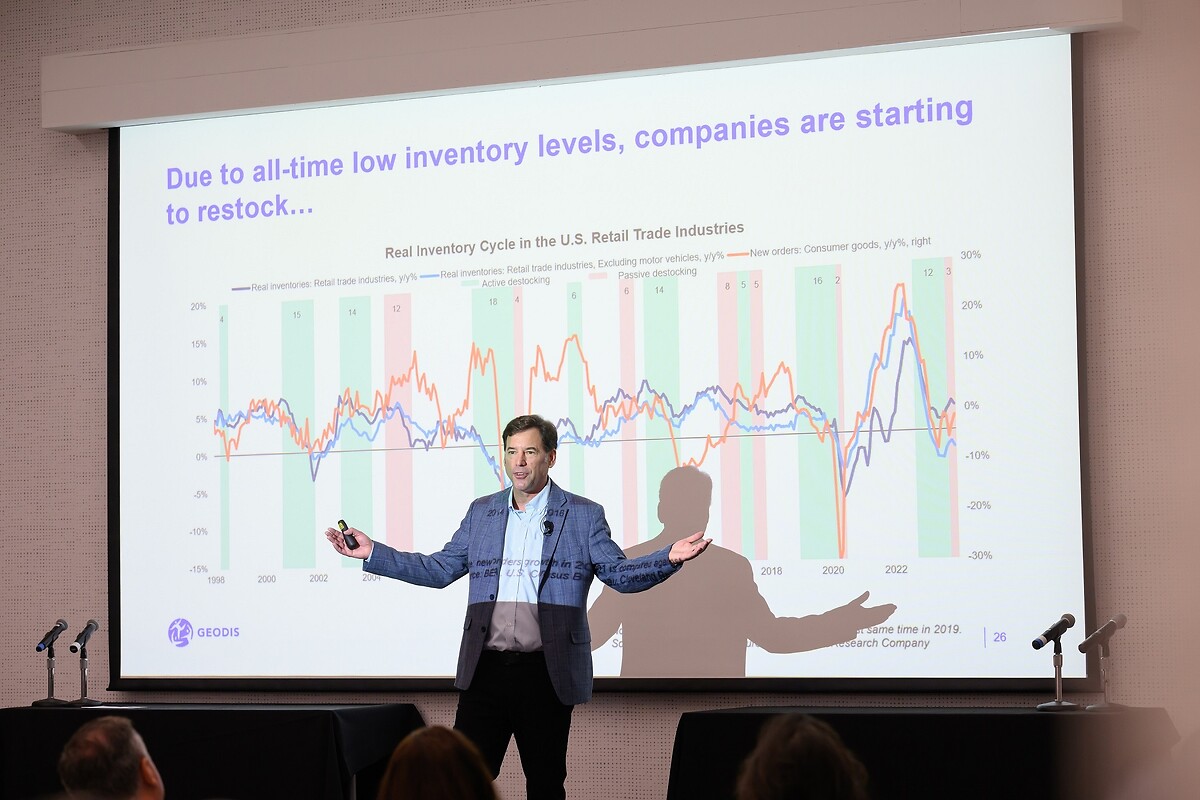 Mike Honious GEOIDS CEO presenting a session