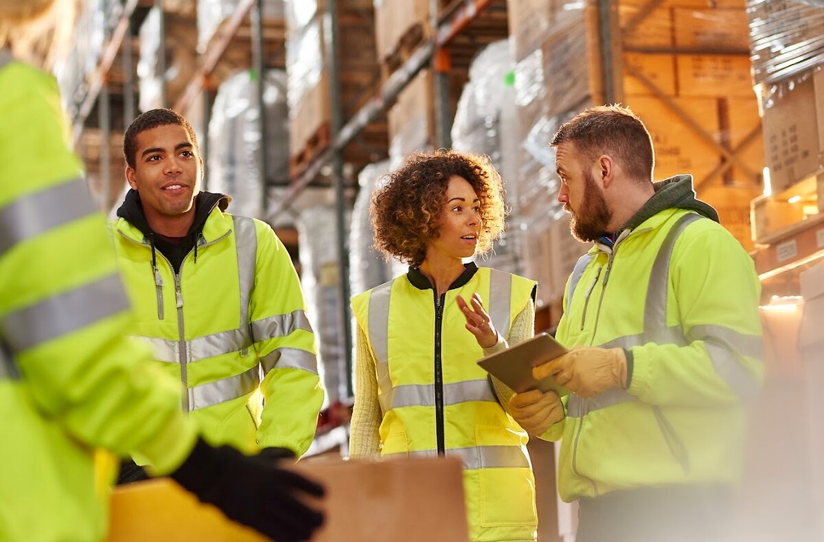 Warehouse and logistics workers using technology