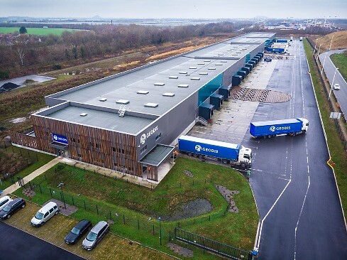 Order preparation and truck transport